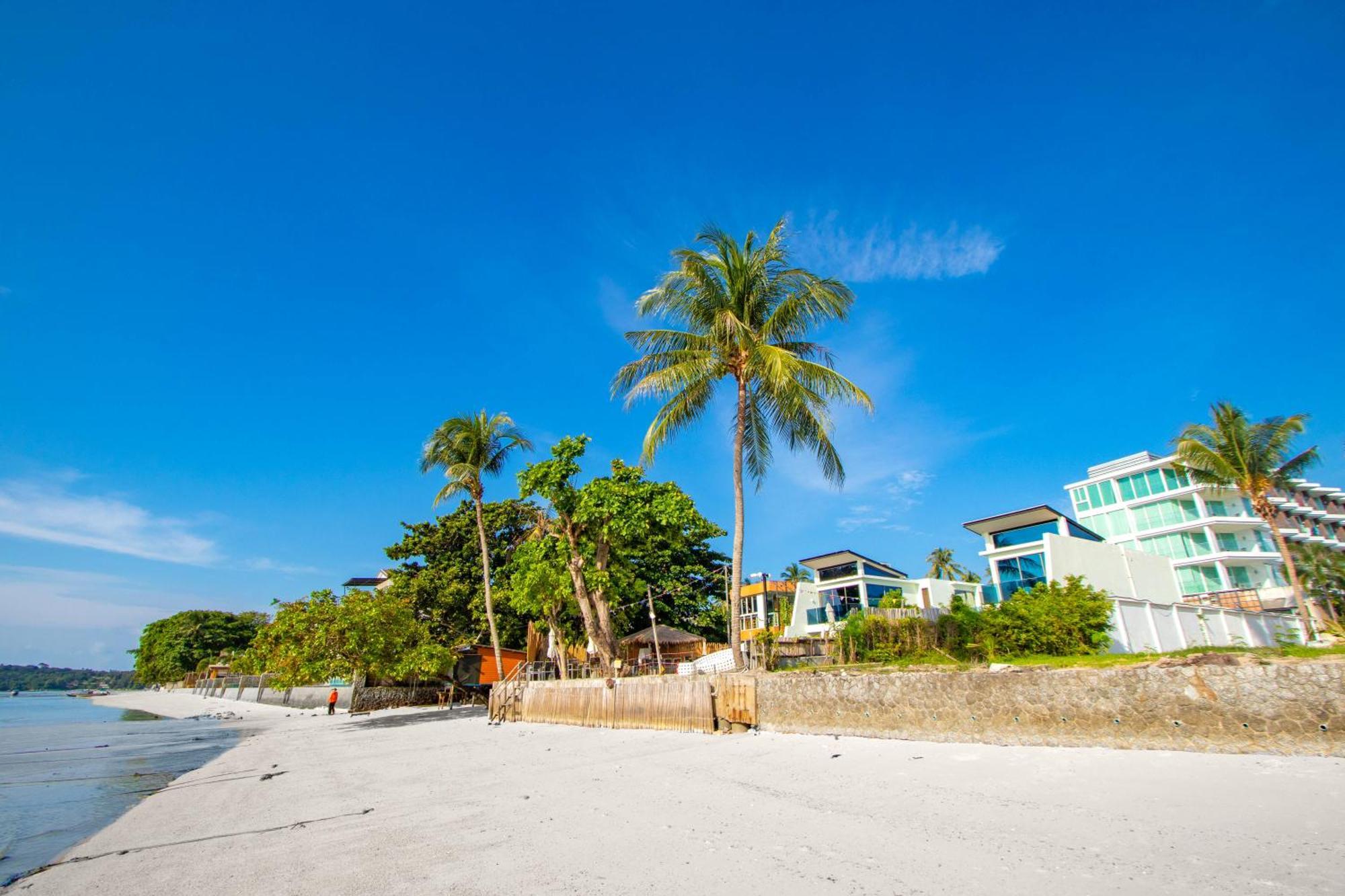 【beach Front】海景沙滩别墅，私人泳池，免费早餐，女佣每日清洁，生活方便交通便利 Вилла