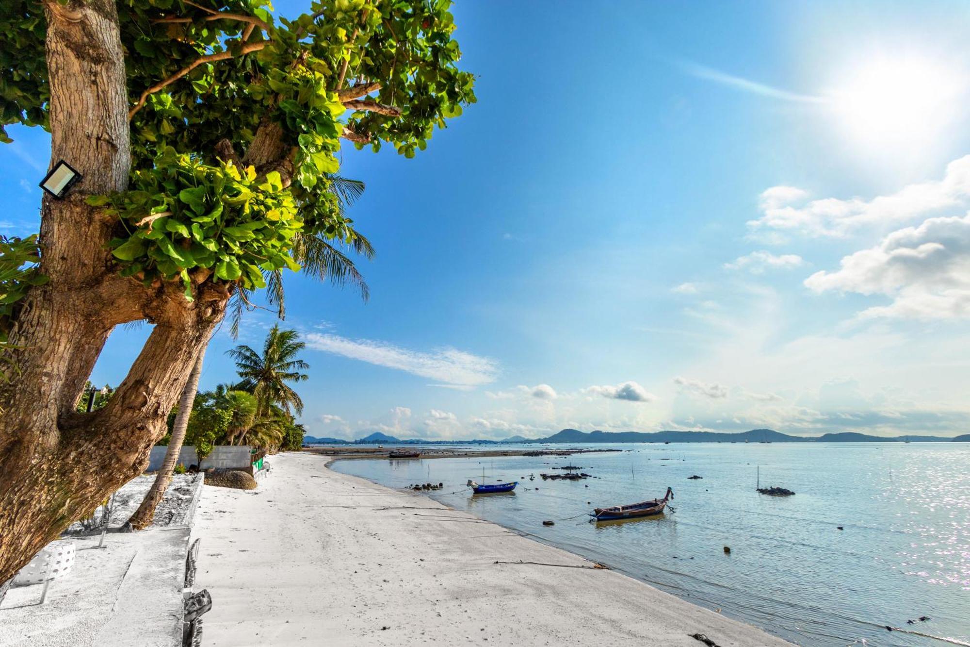 Вилла 【beach Front】海景沙滩别墅，私人泳池，免费早餐，女佣每日清洁，生活方便交通便利